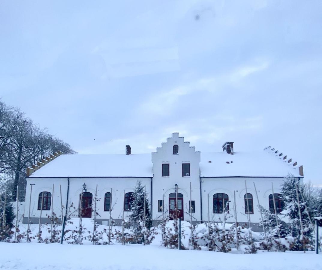 Vita Huset Pa Oesterlen Gärsnäs Exterior foto